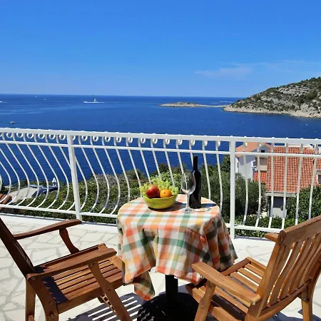 Nyaraló Carmen By Interhome Ražanj