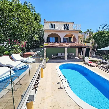 Carmen By Interhome Ražanj