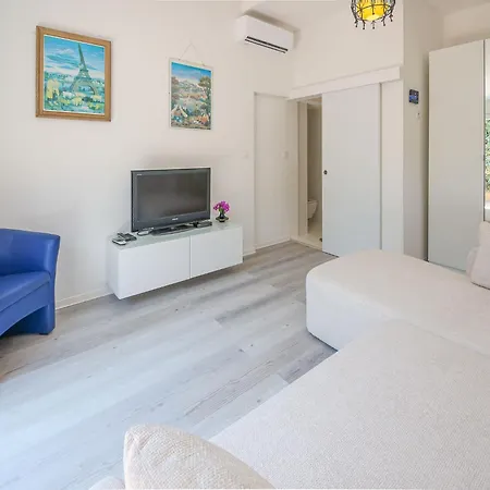 Carmen By Interhome * Ražanj