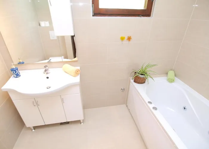 Carmen By Interhome Ražanj