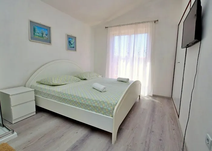 Carmen By Interhome Ražanj