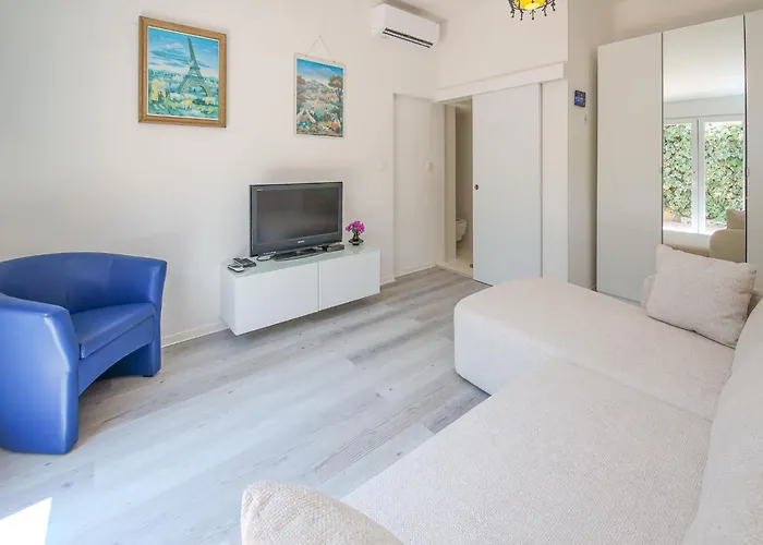 Carmen By Interhome * Ražanj